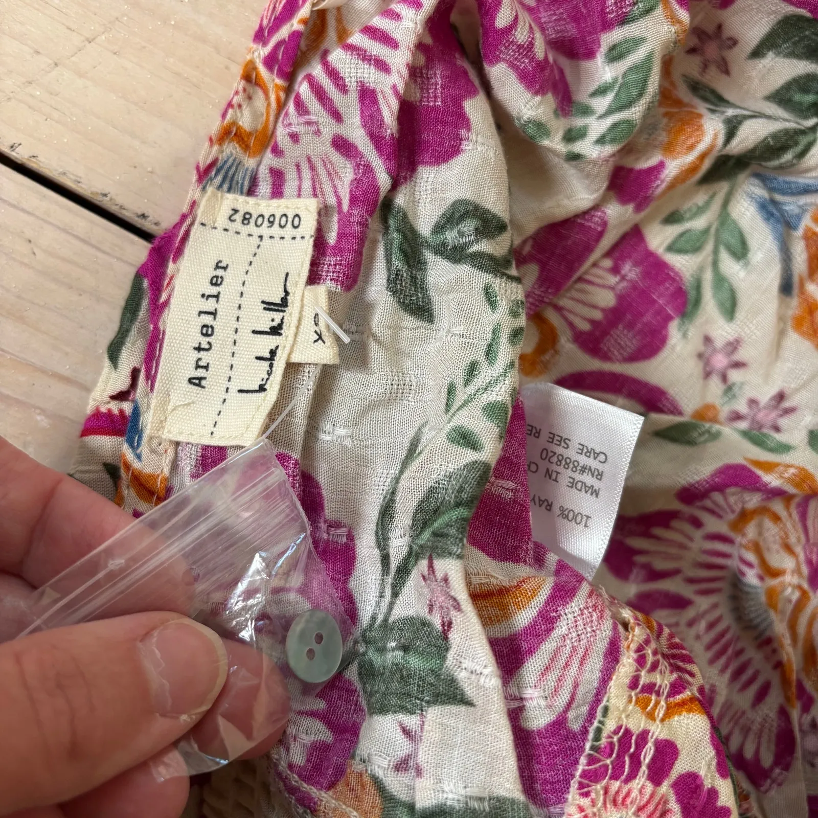 Nicole Miller Artelier NWOT Women's Boho Floral Halter Blouse Size XS Pink - Image 7