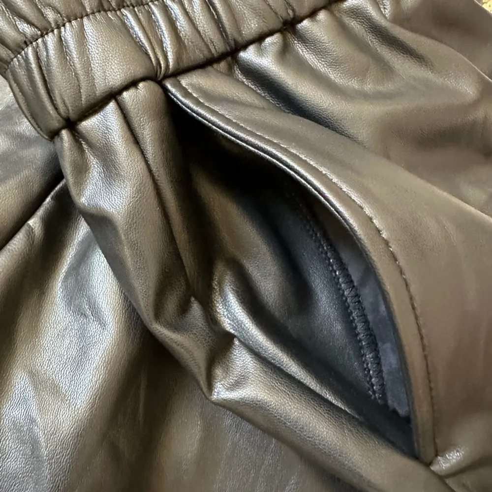 NEW Ann Klein Pull On Cinched Waist Faux Leather Pants Size XXL Black Gorpcore - Image 6