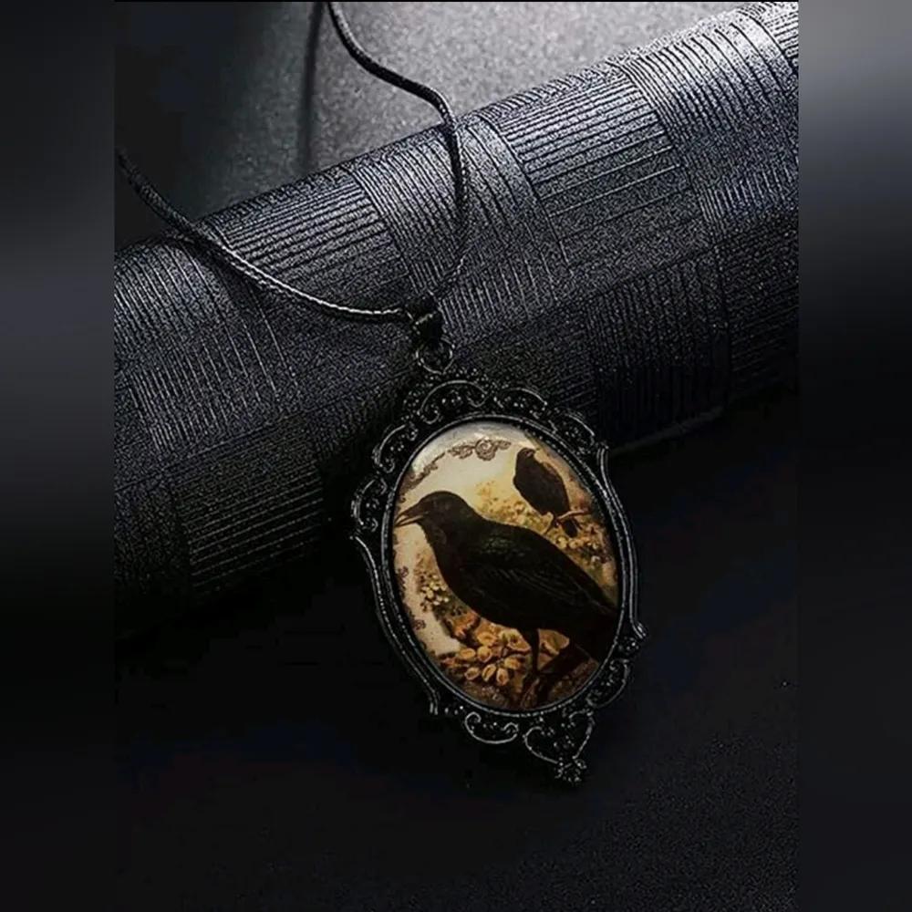 Raven Relief Glass Necklace Black - Image 3