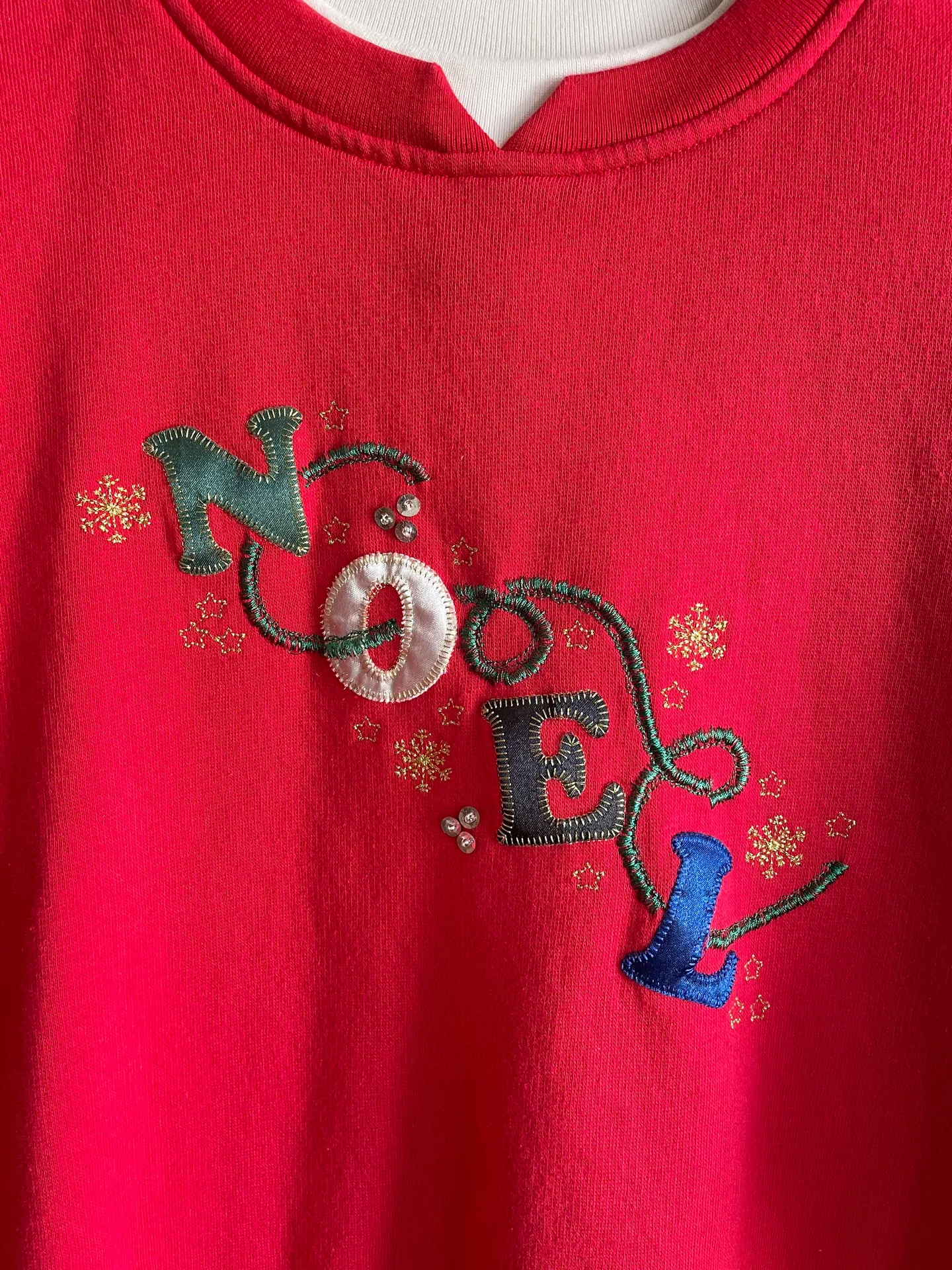 Vintage Christmas Crewneck Multiple Size M petite - Image 2