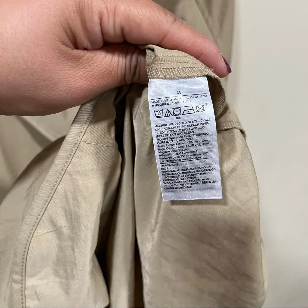 NWT Gap Beige Nylon Parka Jacket Womens oversize sizeM beige tan water repellent - Image 11