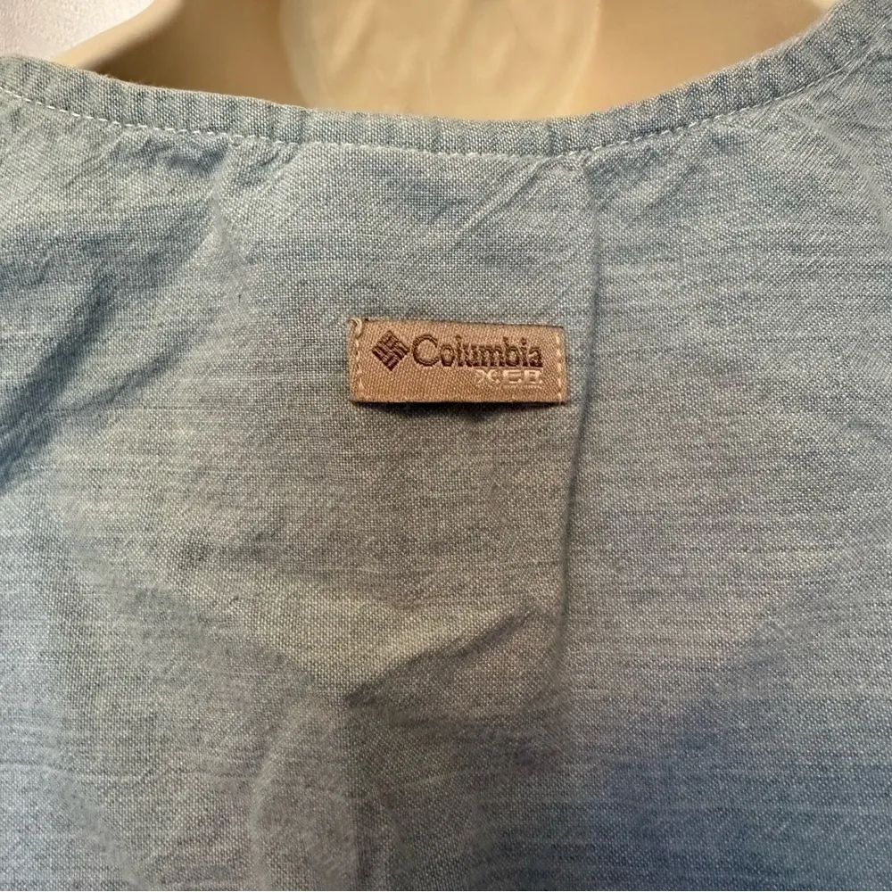 Columbia XCO Women's Blue Chambray Sleeveless Boho Tank Top Embroidered Size S - Image 5