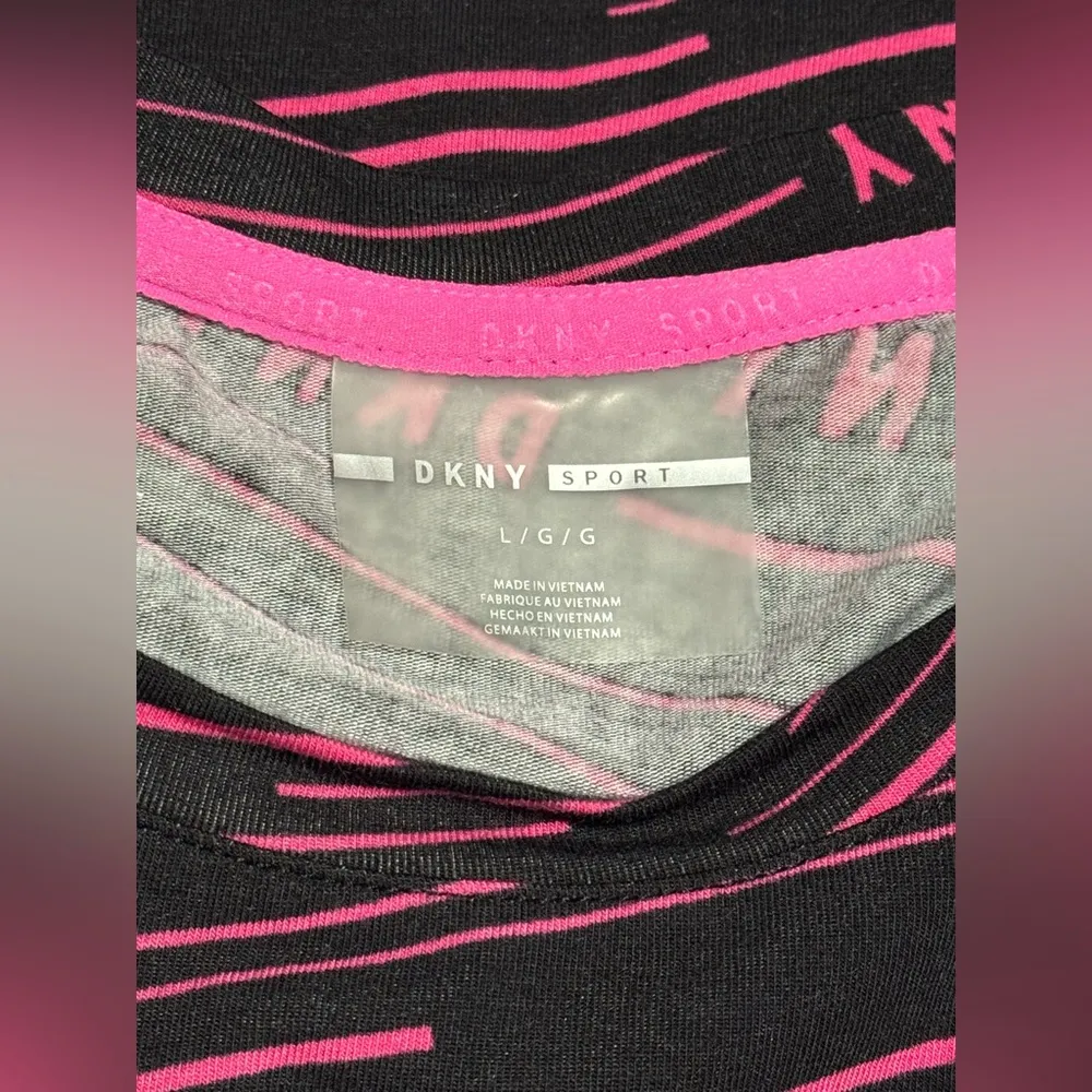 EUC DKNY Sport Black and Pink Logo Striped Workout Shirt size large - Image 10