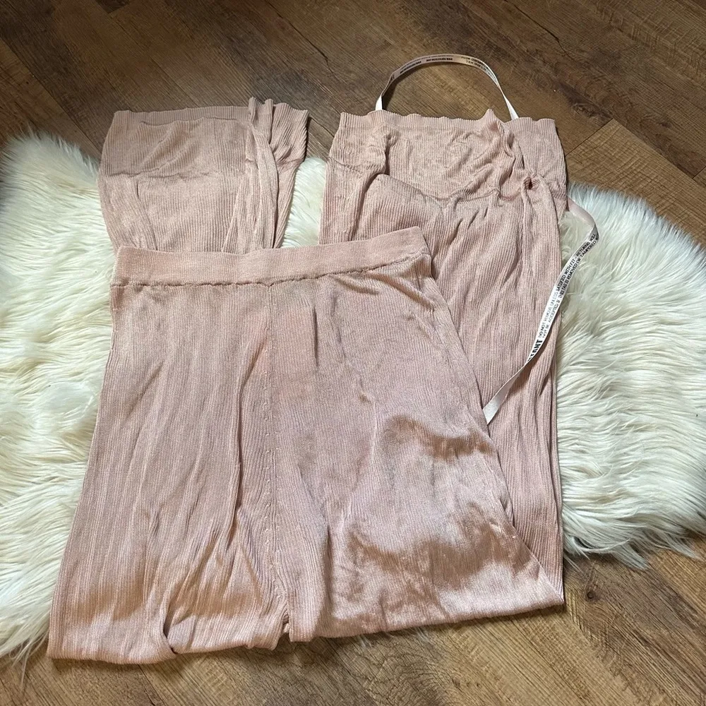 HOUSE OF CB Fleurette Blush Slinky Rib Knit Trousers - Image 3