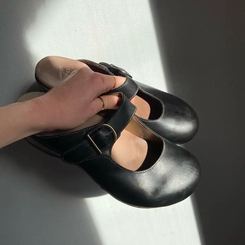 Dansko Martina Mule Black Leather Clogs 🔥 - Image 4
