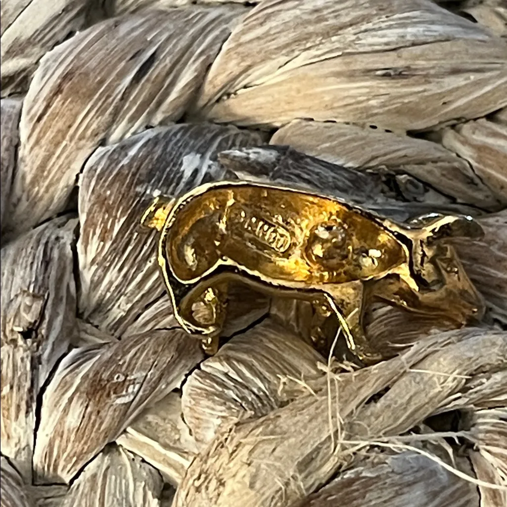 Camco Gold Tone Lapel Pin and Black Pig Brooch Set - Image 6