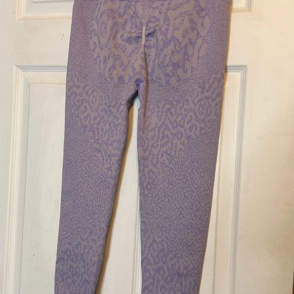 Gymshark Purple Leggings with Elastic Waistband and Full-Length‎ Fit - Image 4