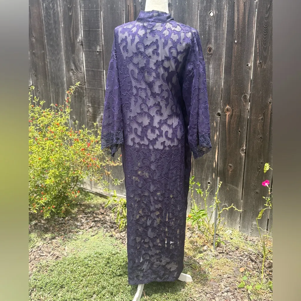 Victoria’s Secret Gold Crown Label Purple Lace Devore Duster Robe Size Medium - Image 9