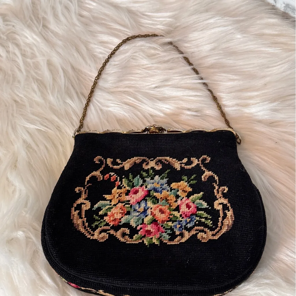 Floral Embroidered Black‎ Handbag Black - Image 13