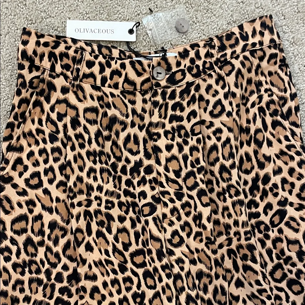 NWT - Olivaceous Leopard Print High Rise Pleated Pants size M - Image 2