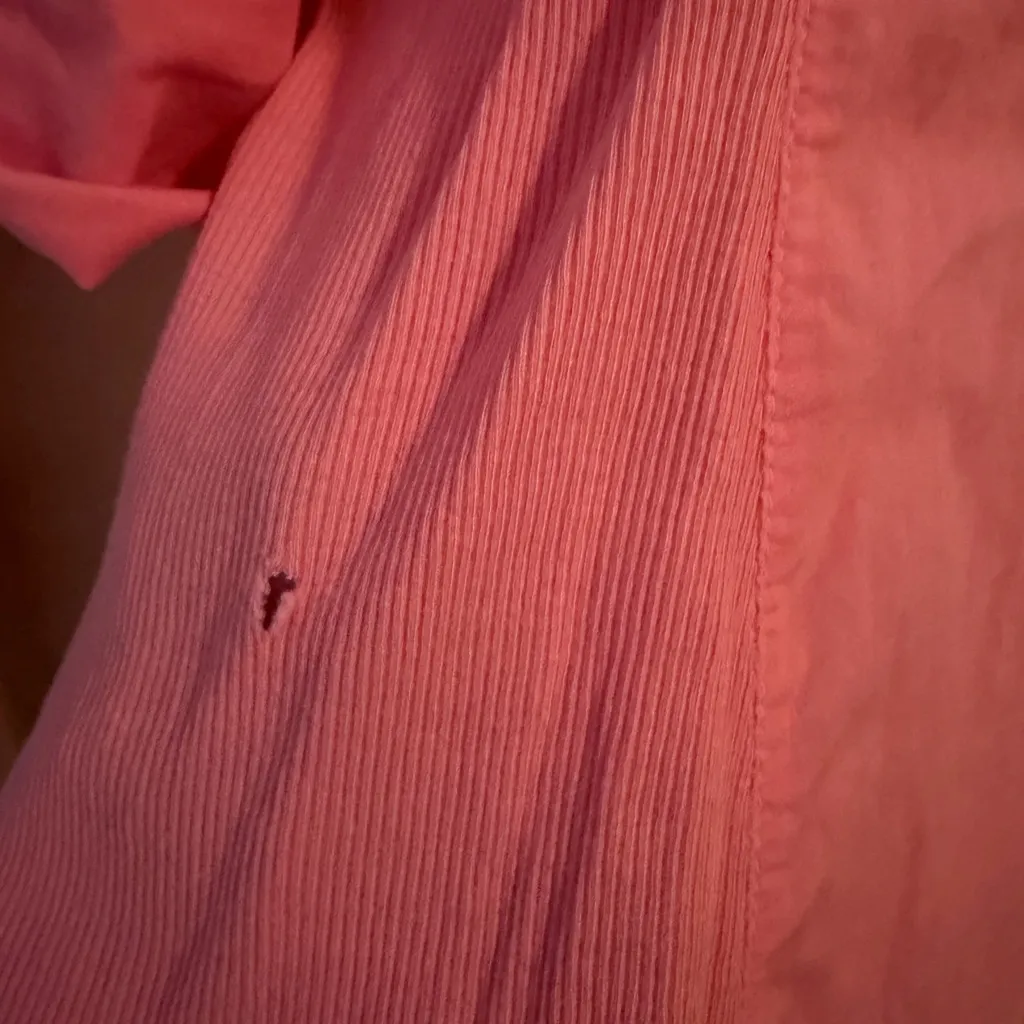 James Perse size 3 pink button down in pink. 100% cotton. Three flaws noted - Image 5
