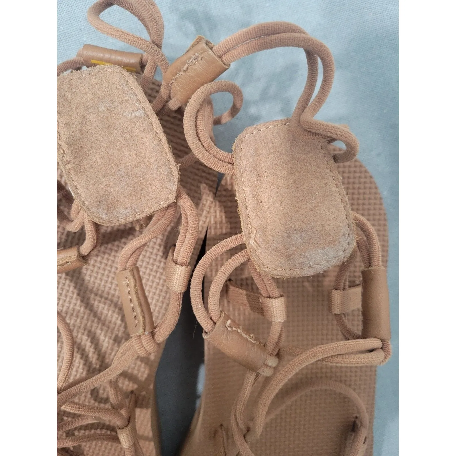 TEVA  midform infinity size 10 color lion brown (worn once) - Image 11