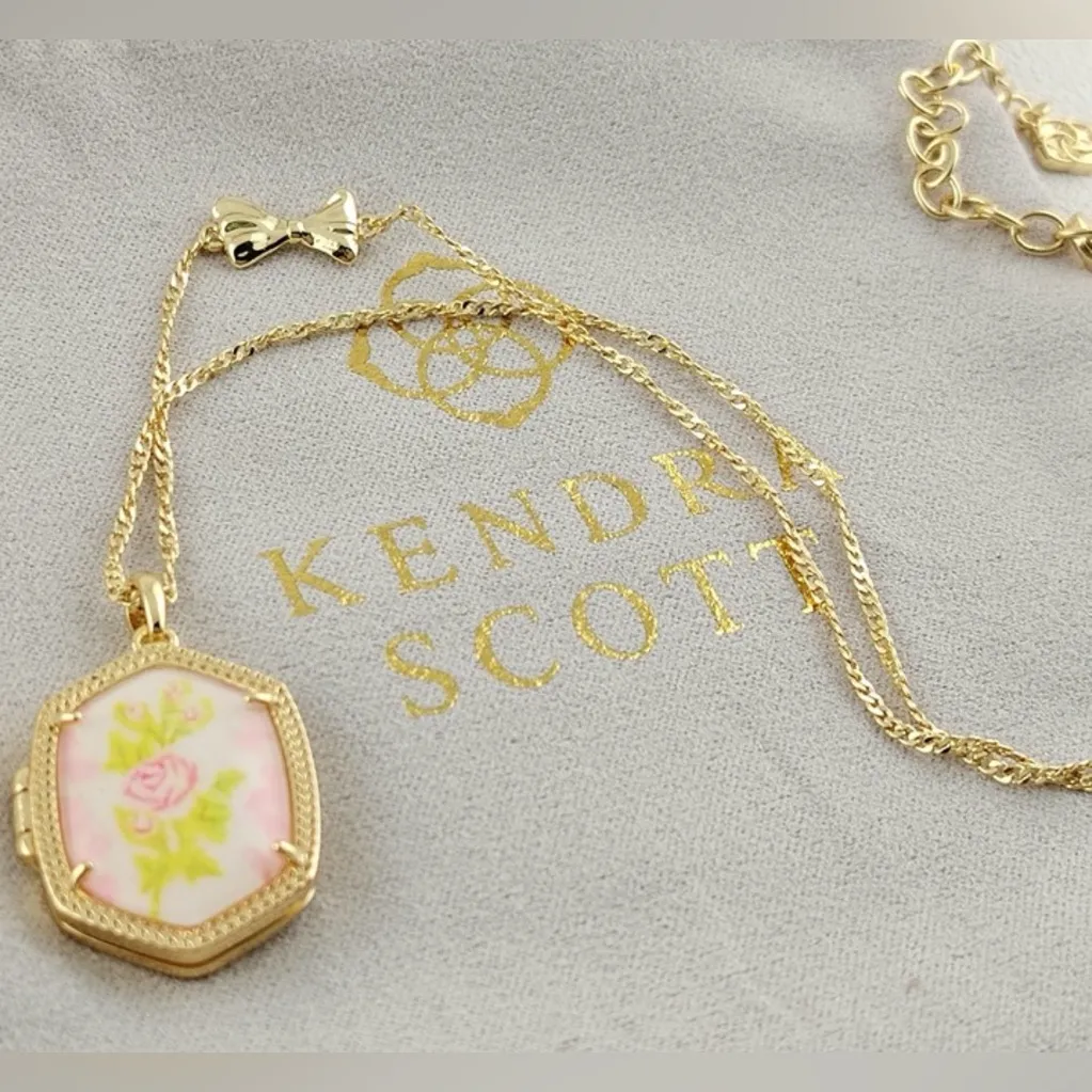 Kendra Scott x LoveShackFancy Daphne Gold Locket Necklace - Image 7