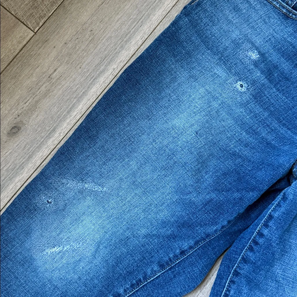 Universal Threads Universal Thread Mid Rise Boyfriend Crop Jeans - Image 4