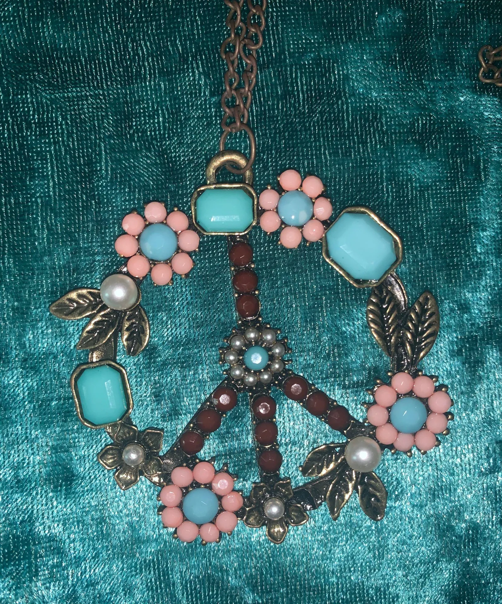 Floral Peace Pendant Necklace Gold - Image 3