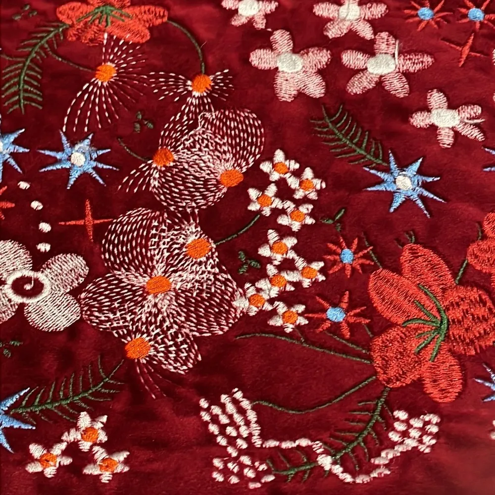 embroidered velvet pouch Red - Image 5