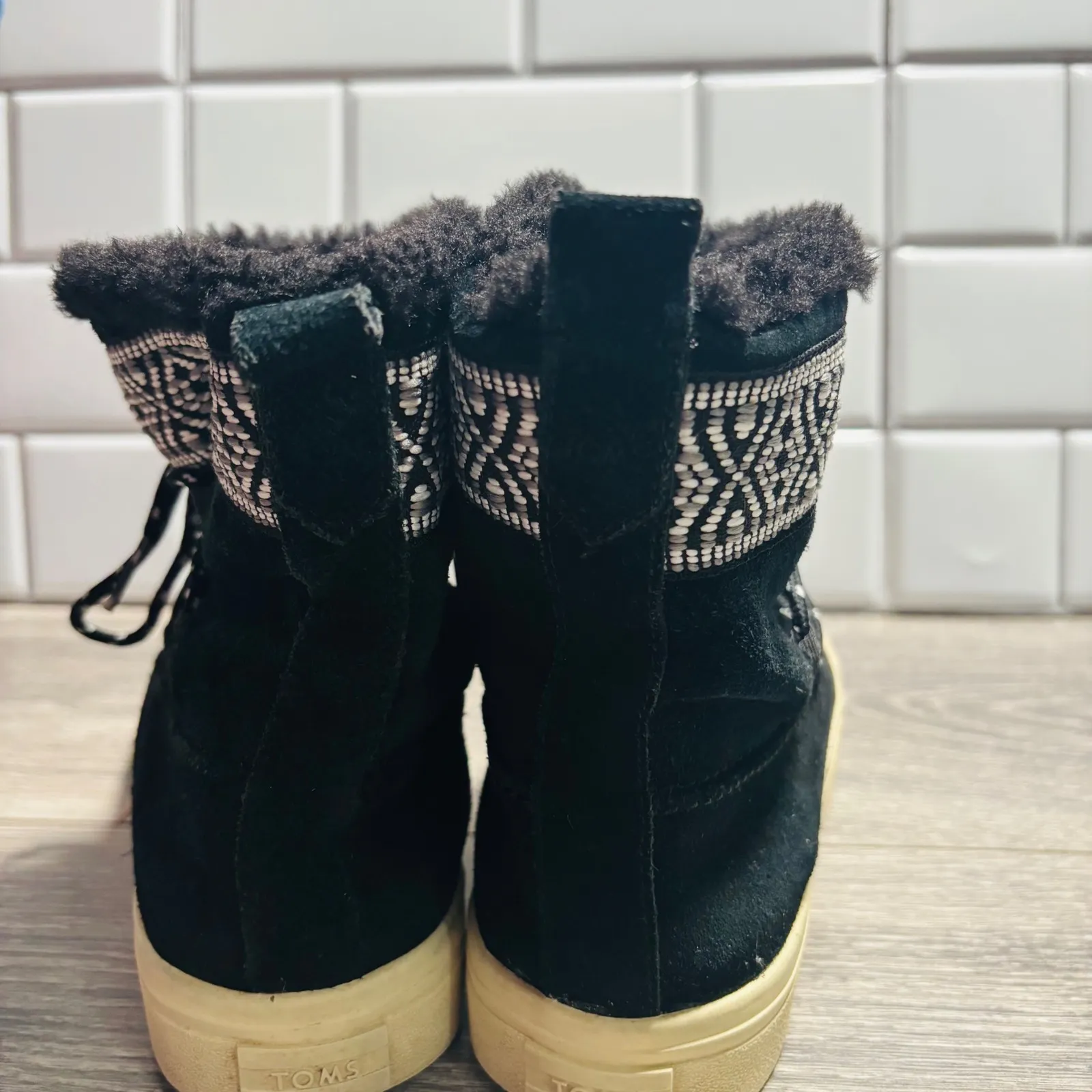 TOMS Women's Black Suede Alpine Ski Boots Size 7.5 - Image 6