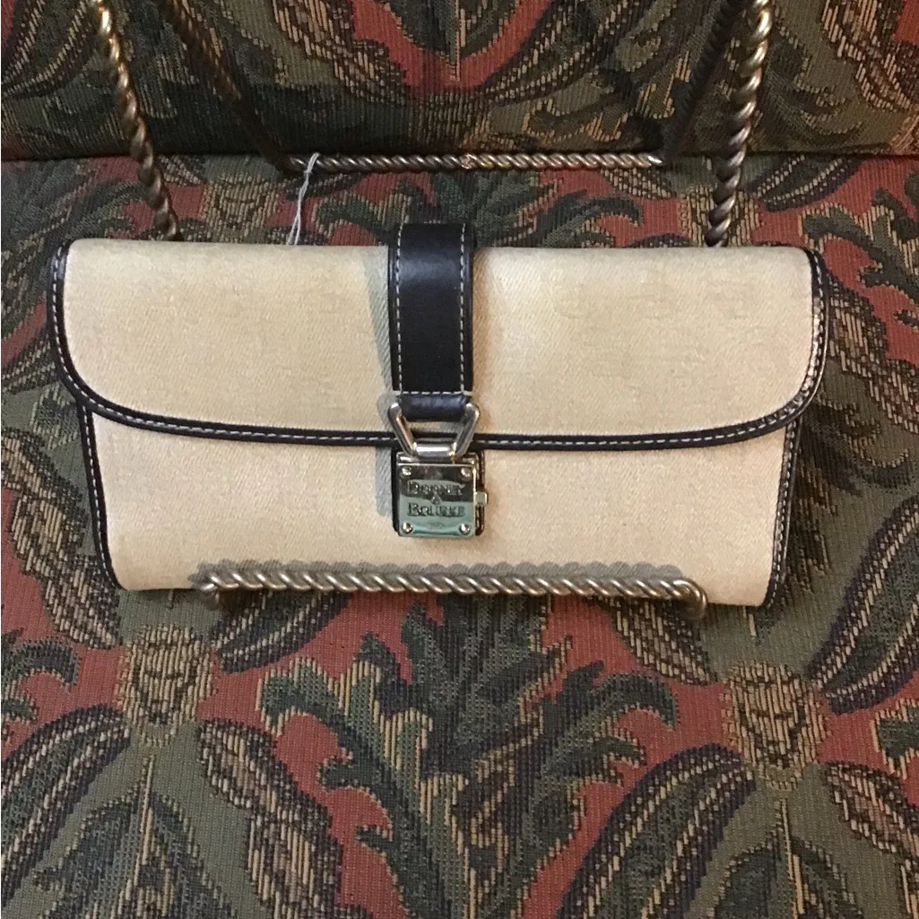 DOONEY AND BOURKE BUCKET BAG WITH WALLET - Image 3