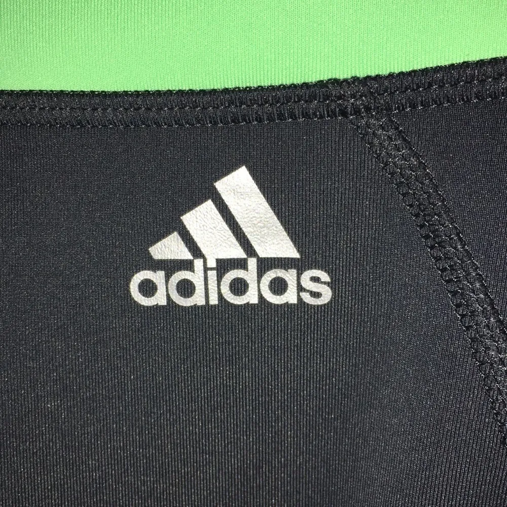 Adidas climalite Capri/cropped leggings size Small​ green and gray in color​​ - Image 3