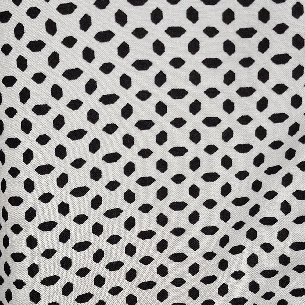 Velvet Heart Elisa white black geo button down size medium - Image 4