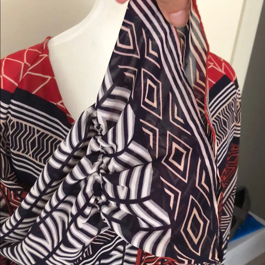 New like Gianni Bini v neck tribal print dress - Image 4