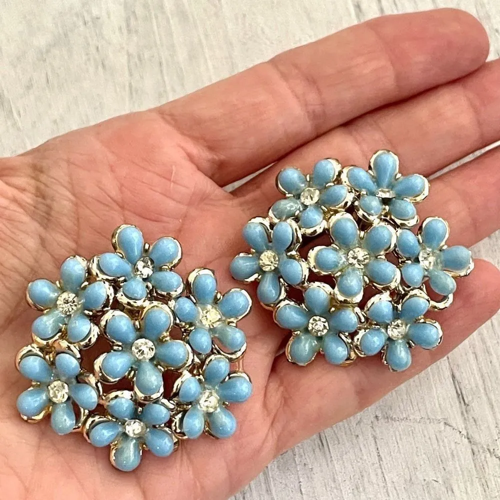 Vintage baby blue floral rhinestone clip on earrings - Image 6