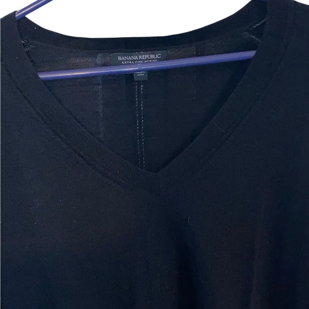 Banana Republic Merino Wool Black V neck sweater Old Money Classic - Image 6