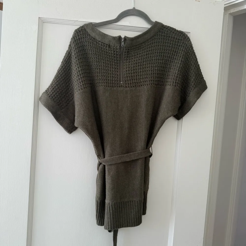 ⭐️ Sweater Project Khaki Olive Green Short Sleeve Sweater Tunic Size Small EUC - Image 4