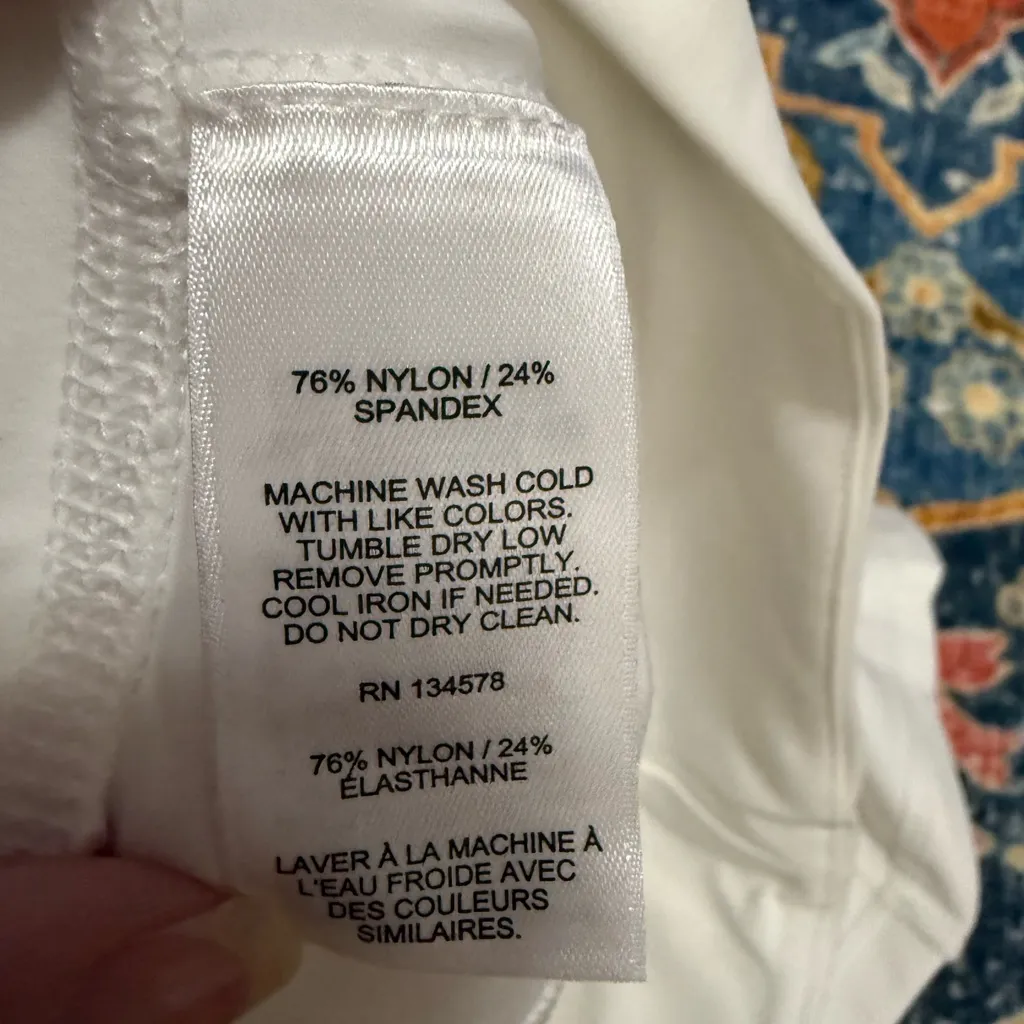 Vineyard Vines Women's White Bike Performance  Shorts Size XS - Image 4