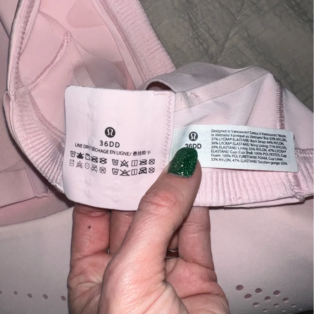 Lululemon AirSupport Bra Size 36DD Strawberry Milkshake/Rose (High Support) - Image 4