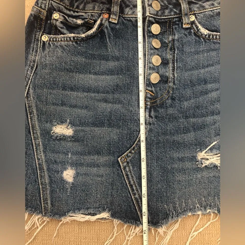 Free people denim cut of skirt size 26 runs a bit smaller see measurements - Image 4