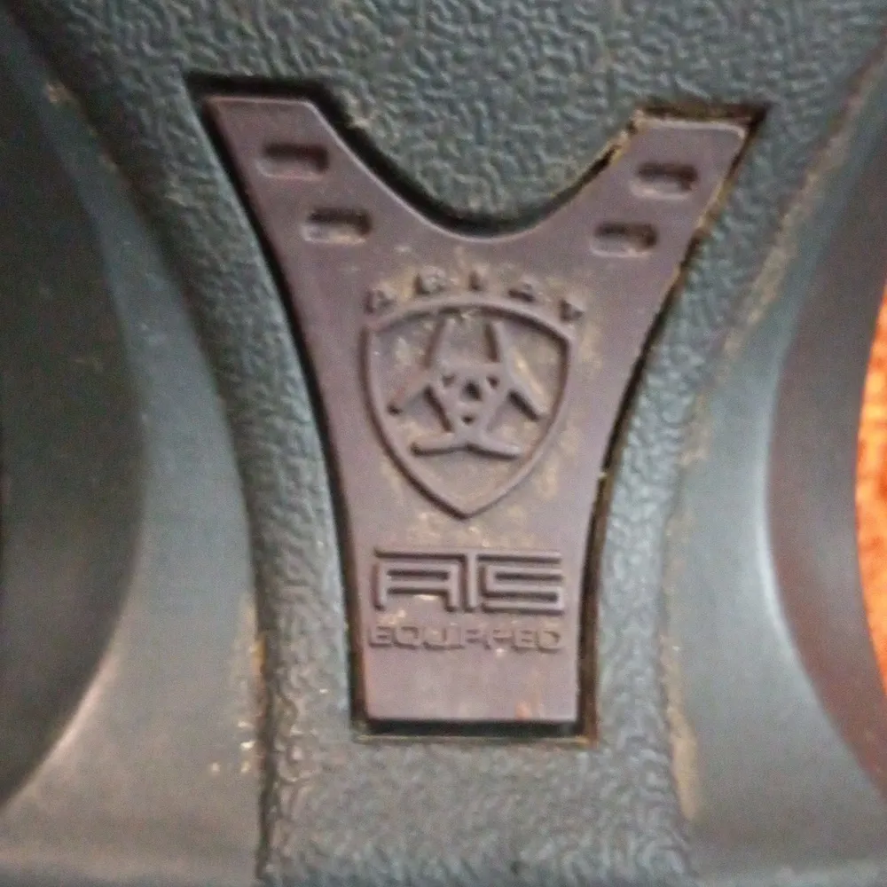 Ariat  Western 8.5 Strap Clog Sandals in Black - Image 7