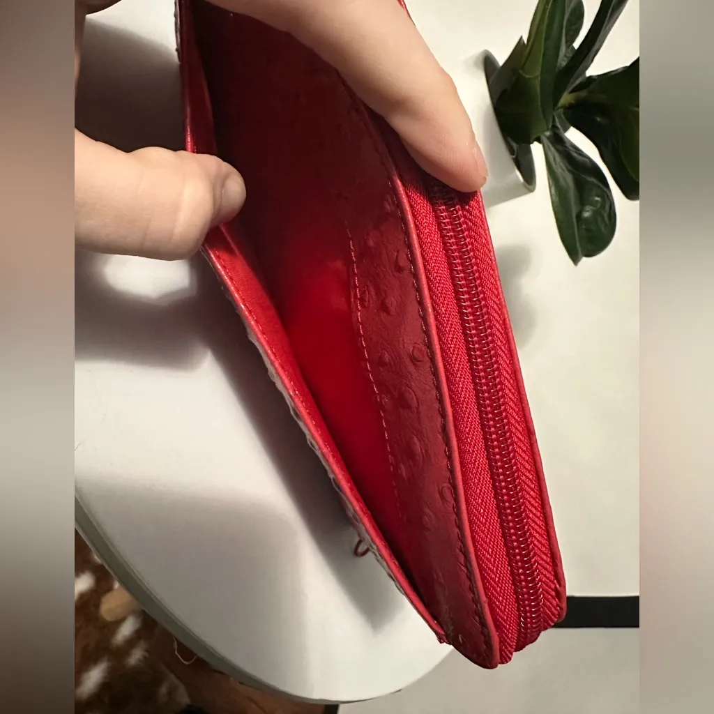 Red Textured Women's Wallet - Image 3