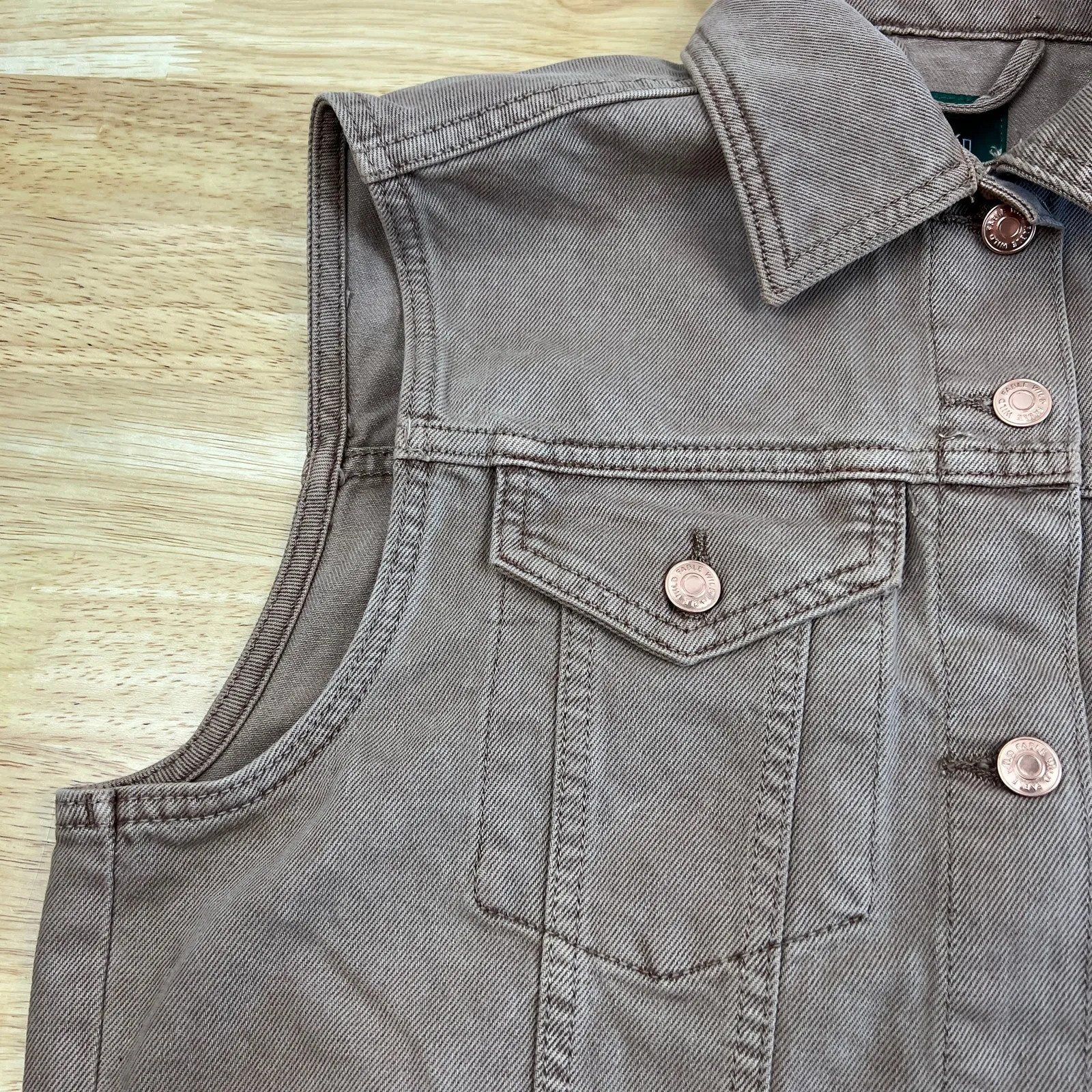 Wild Fable Women's Brown Denim Mineral Dyed Trucker Vest - Size Medium - NWT - Image 6