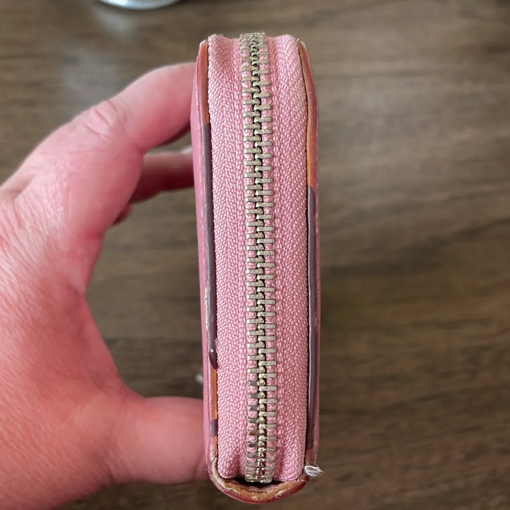 Coach Hearts Zippy Long Wallet - Image 4