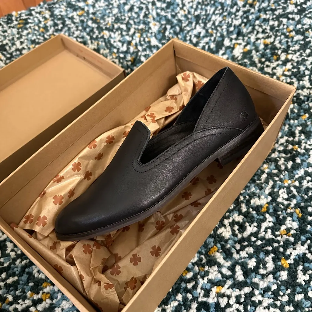 Lucky Brand Women's Black Loafers - Image 3