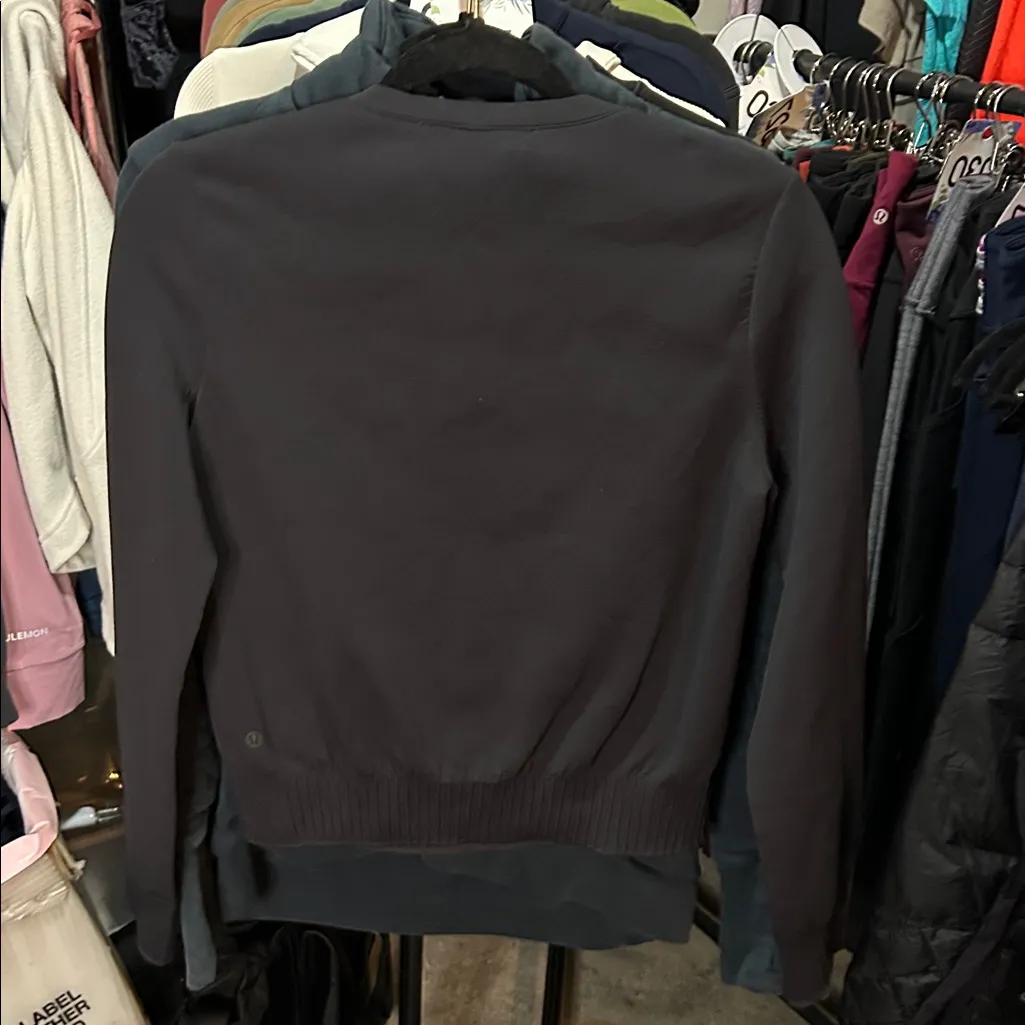 70. Lululemon Down & Around Crew - Image 5
