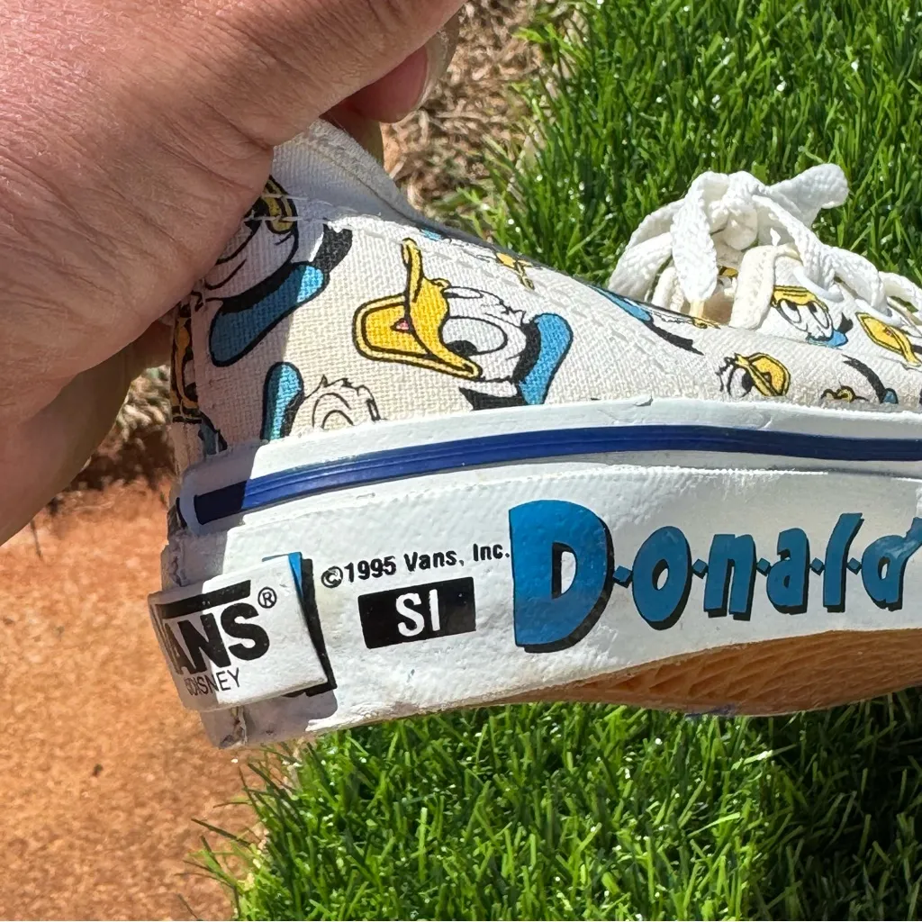 Vans X Disney Authentic “Donald Duck” Vintage 1995 Low Top Sneakers Size 8.5 - Image 5