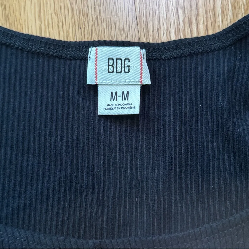 BDG Ribbed Square Neck Tank Top Black M EUC Casual Layer Minimalist Clean Solid - Image 6