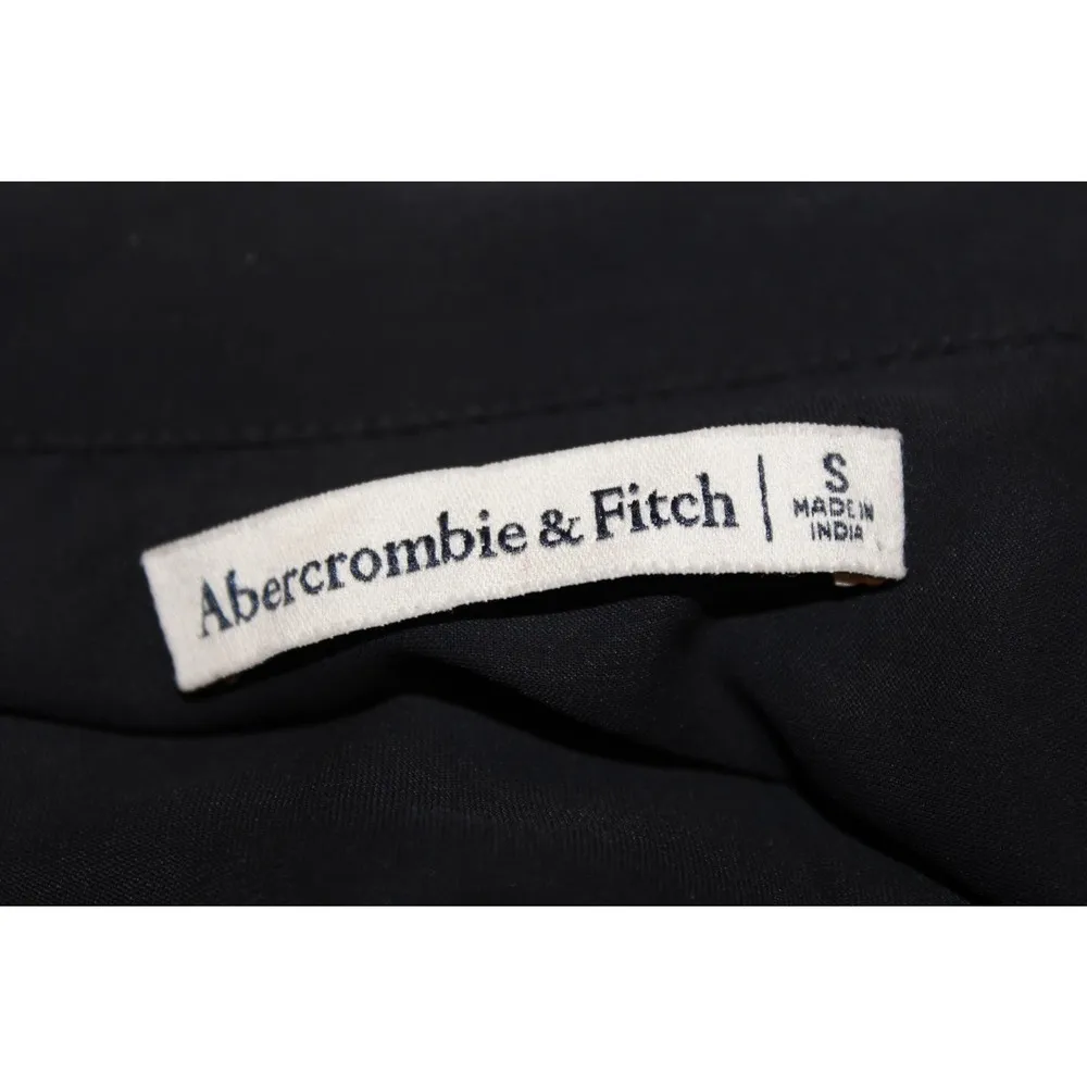Womens Abercrombie & Fitch Black V-Neck Short Sleeve Shirt Blouse Top Size Small - Image 3