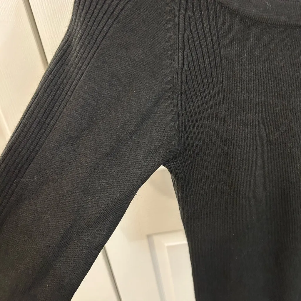 Take Out Side panel ribbed Sweater! Soft & comfy like cashmere Black Size M - Image 4