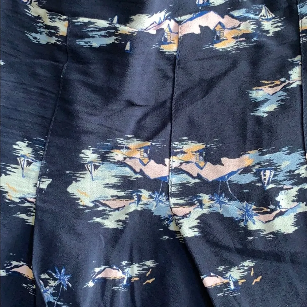 Old navy beachy skirt navy size XXL - Image 4