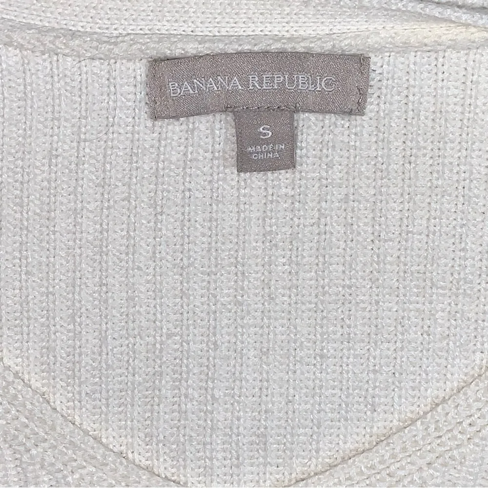 Banana Republic knitted Sweater Cream Women's V-Neck size S - Image 5