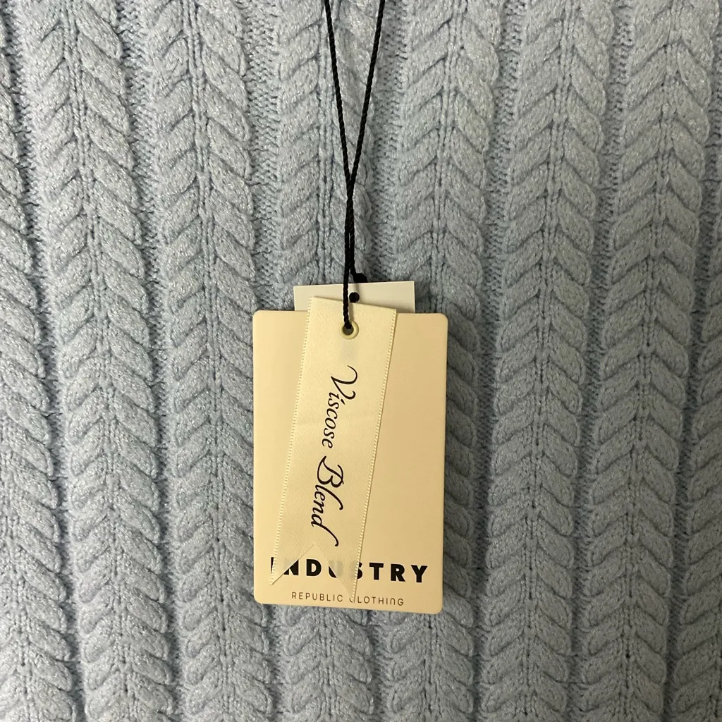 Industry Low Tide Cable Knit Short Sleeve Sweater Size Medium Blue - Image 4