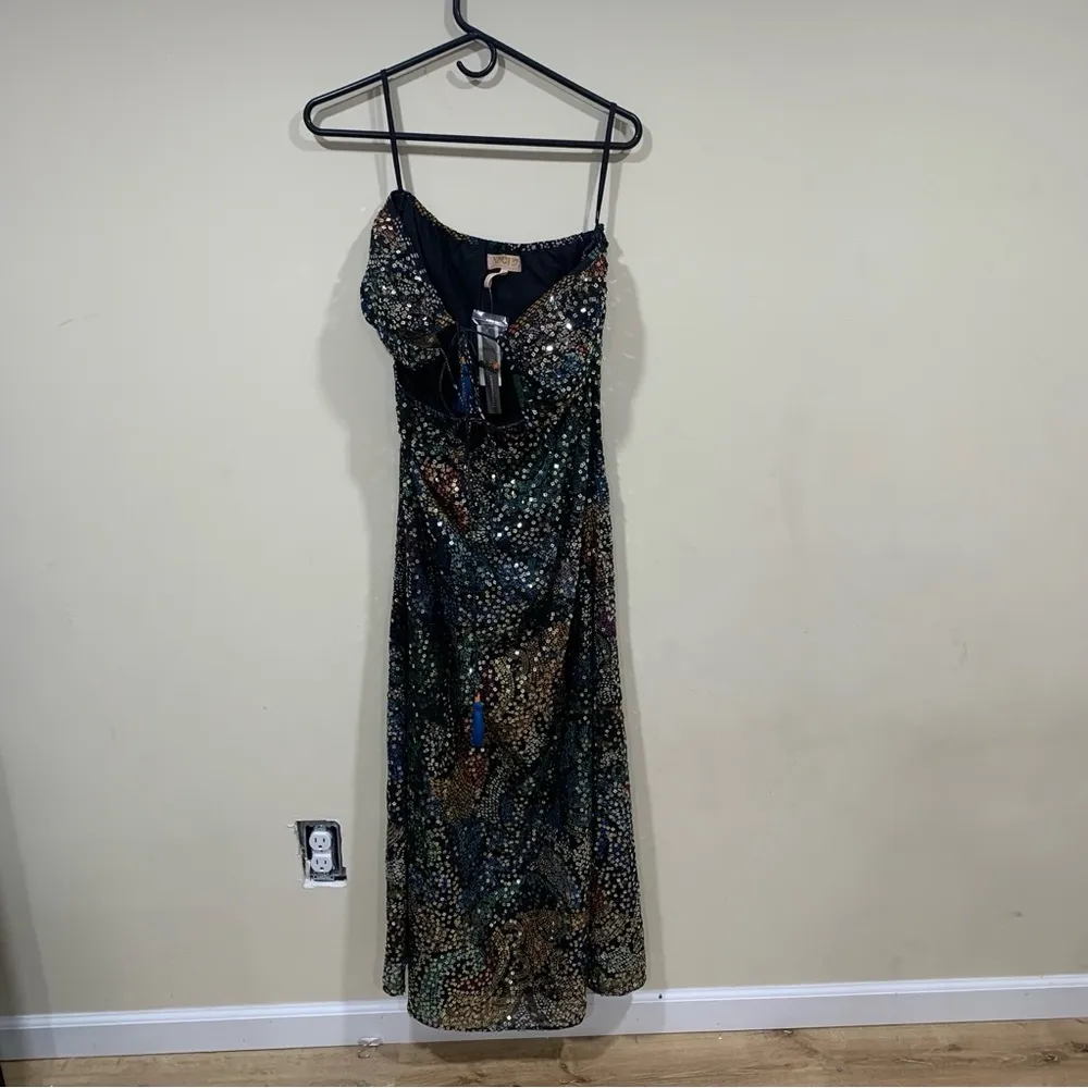 NWT Verb by Pallavi Singhee Halter Cutout Sequin Midi Dress size small - Image 5