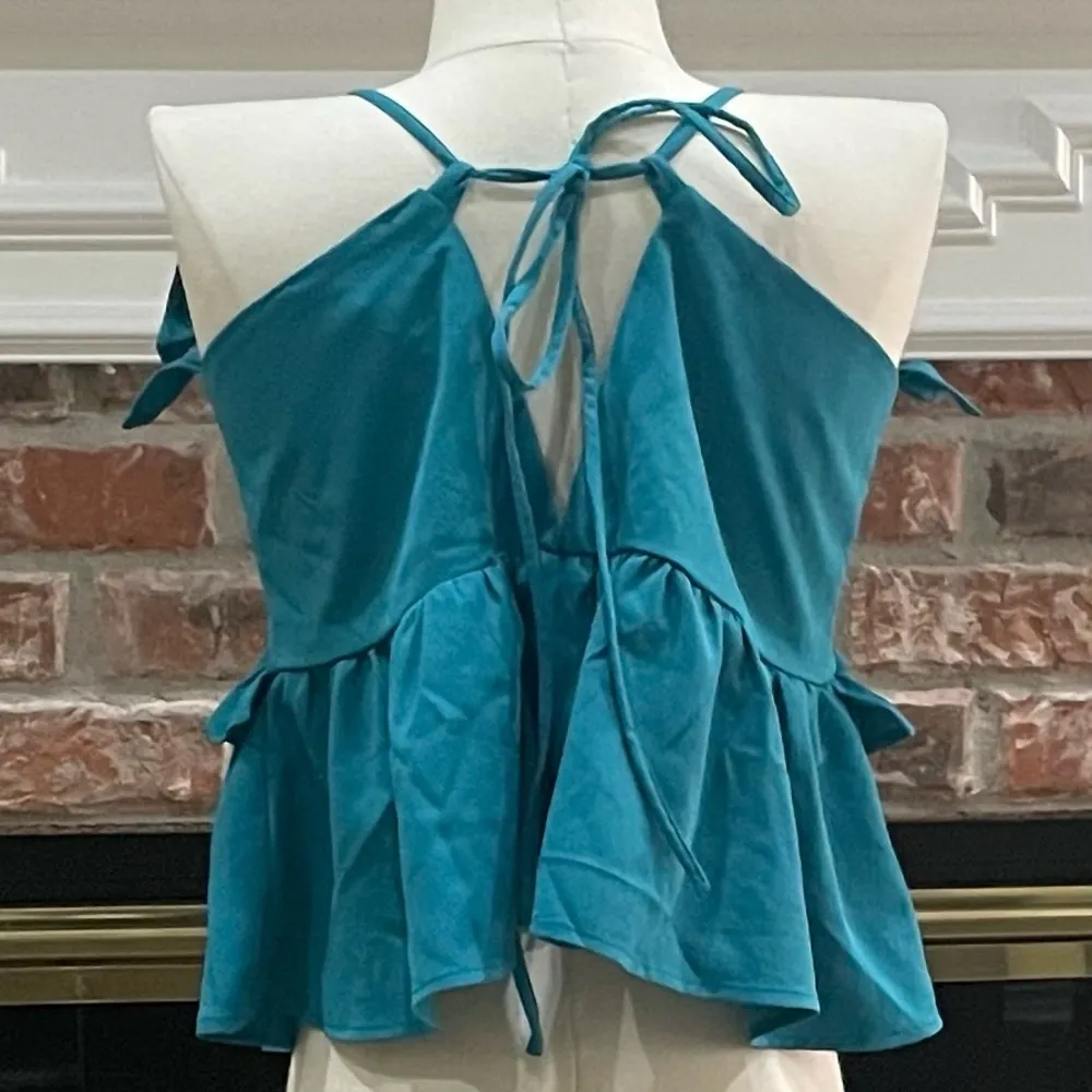 Romeo & Juliet Couture turquoise ruffled crop top with lace up back / M … - Image 6