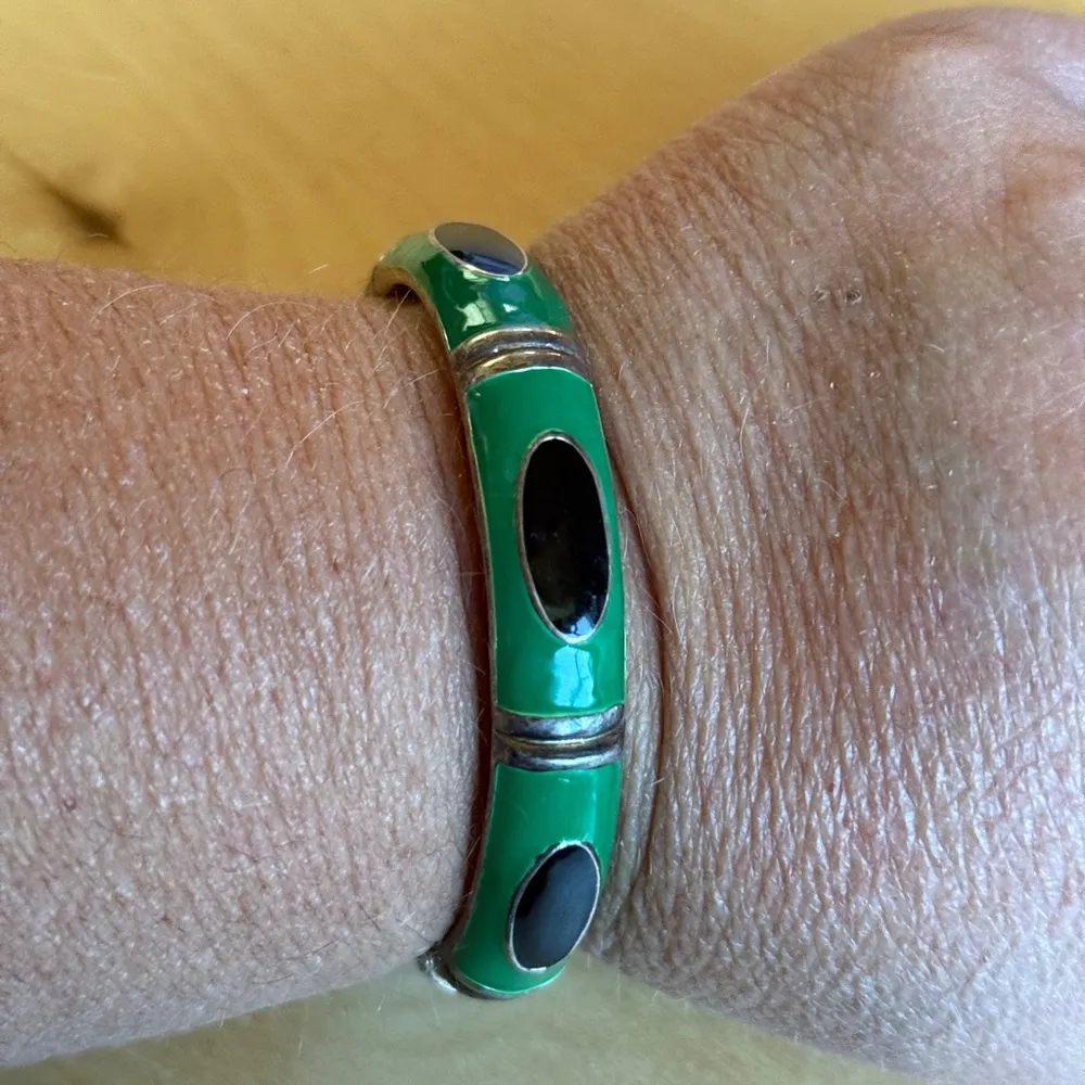 Green and Black Hinge Bracelet - Image 4