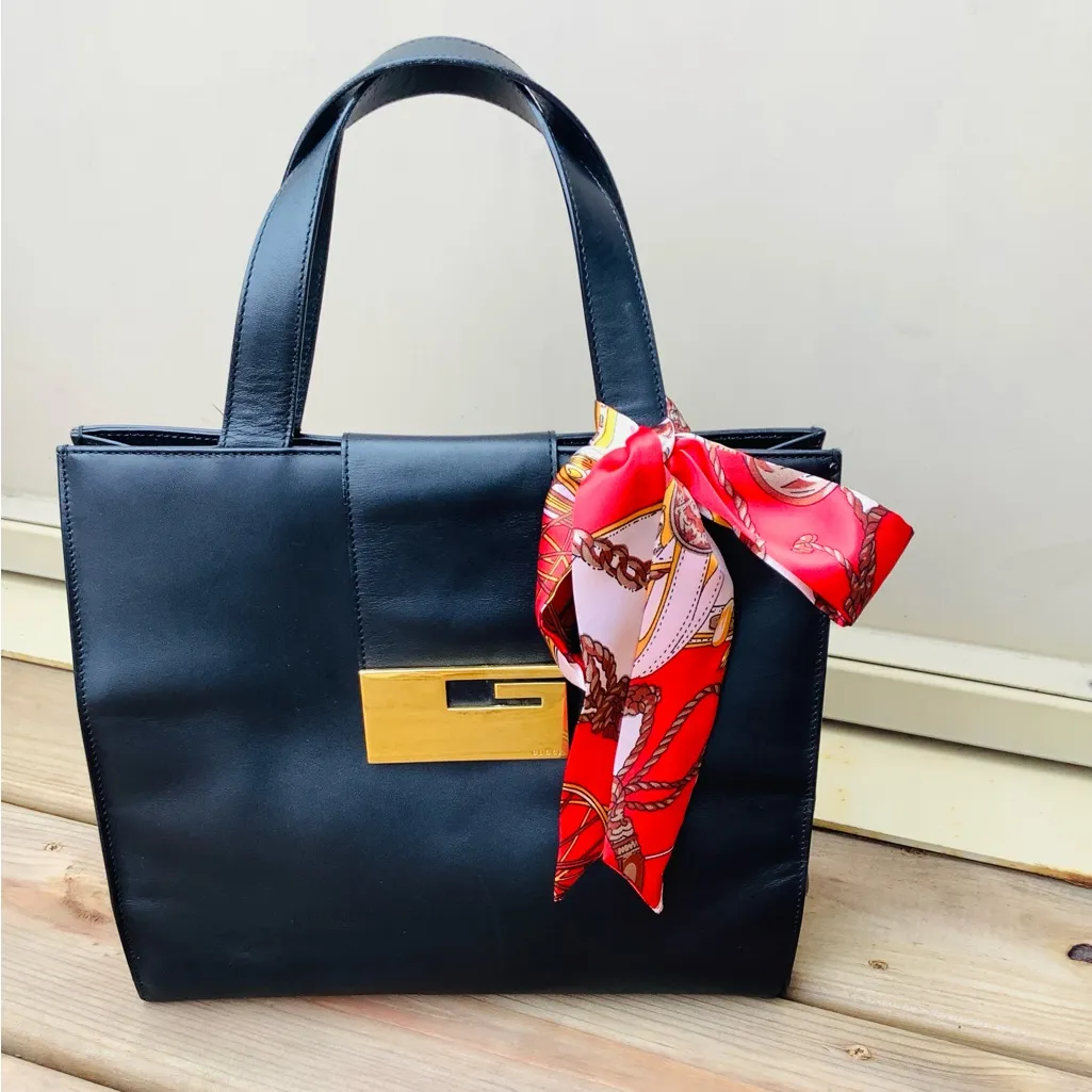 Nice dressy GUCCI purse 🌹🌹🌹 - Image 2