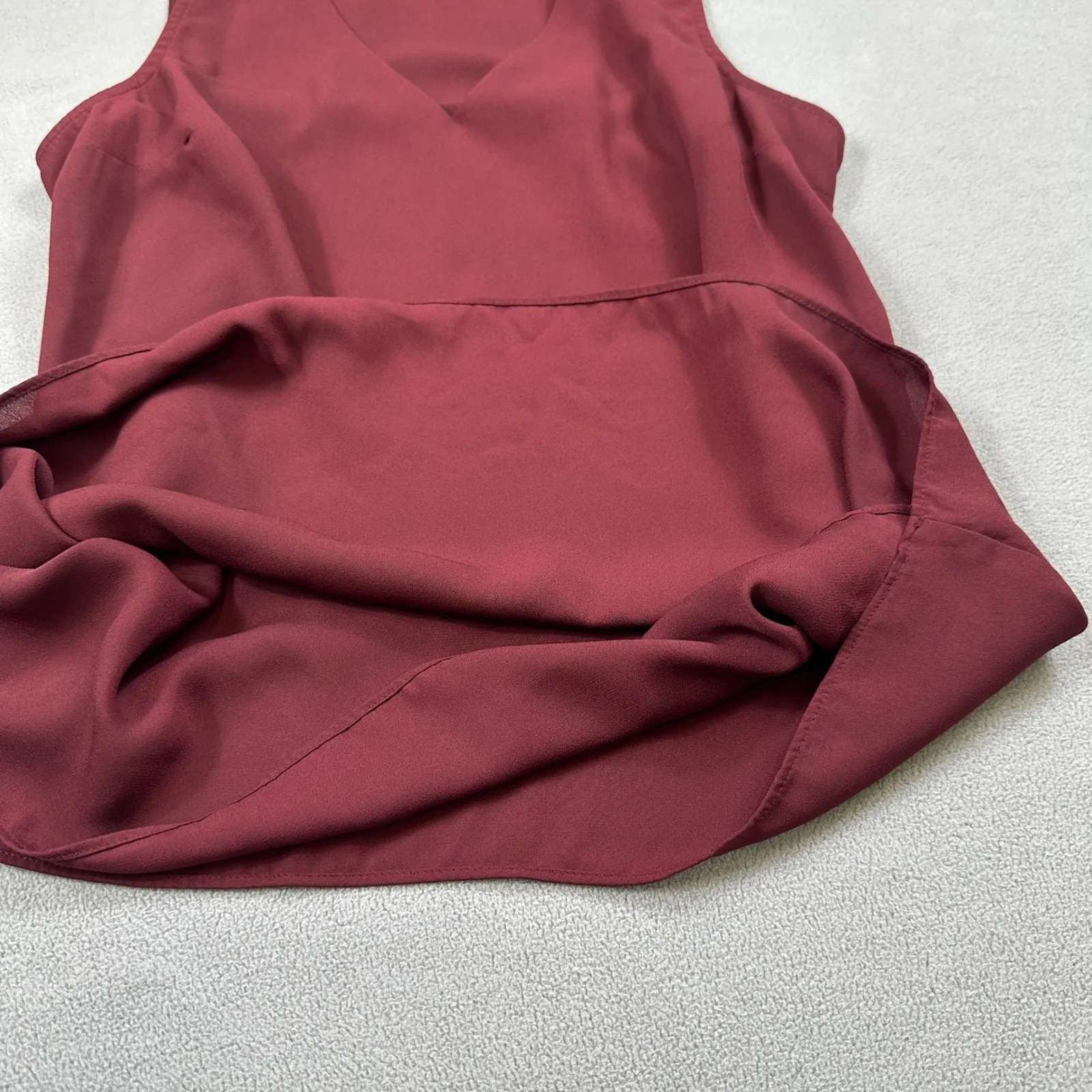 NINE WEST Blouse Top S Womens Burgundy V Neck Sleeveless Tank Casual Chic Work - Image 5