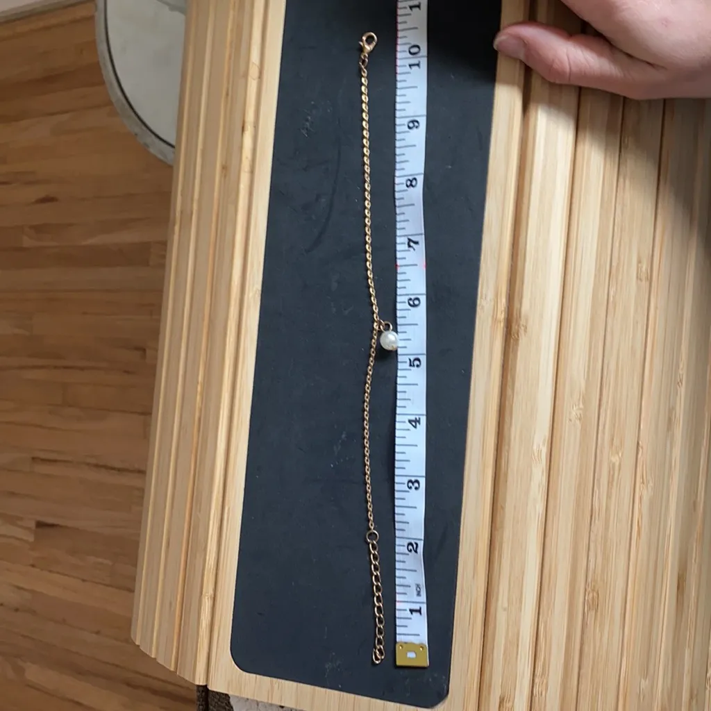 Gold chain anklet with pearl charm - Image 5